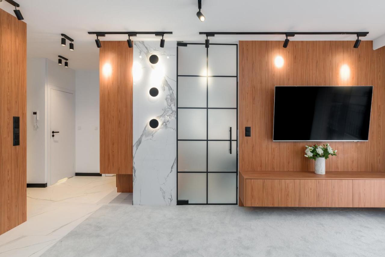 Wilczak Apartment With Free Garage Poznan By Noclegi Renters מראה חיצוני תמונה