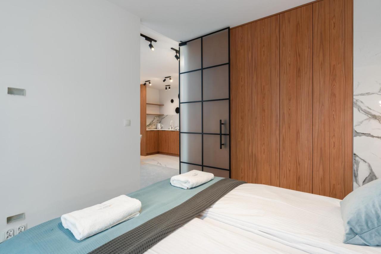 Wilczak Apartment With Free Garage Poznan By Noclegi Renters מראה חיצוני תמונה